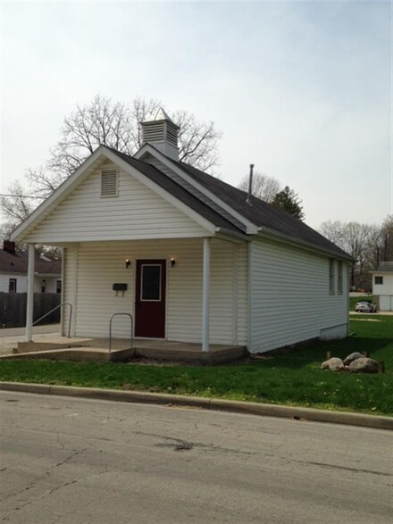102 N Connelly St, Delphi, IN 46923
