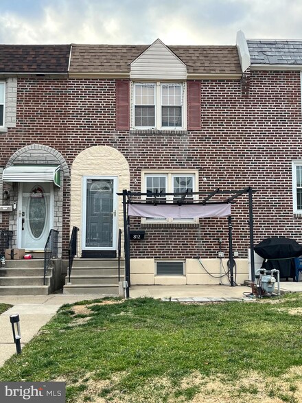 812 Hillcrest Dr, Glenolden, PA 19036