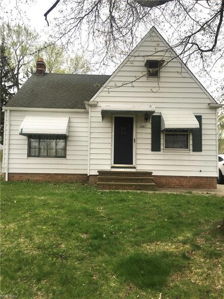 5381 Auburn Ave, Maple Heights, OH 44137
