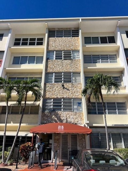 215 SE 3rd Ave Unit 203C, Hallandale Beach, FL 33009