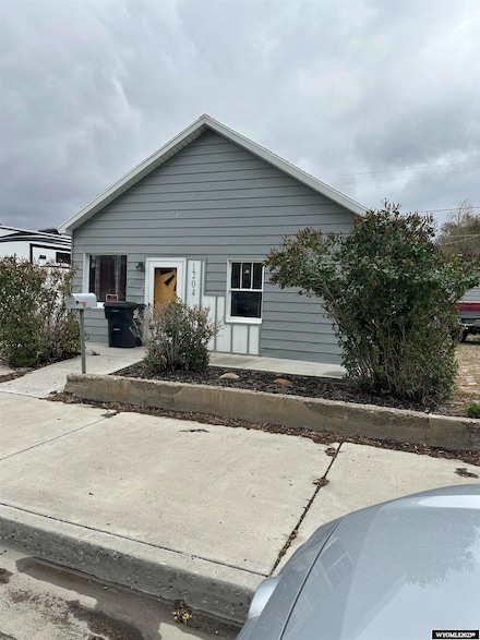 1204 10th St, Rock Springs, WY 82901