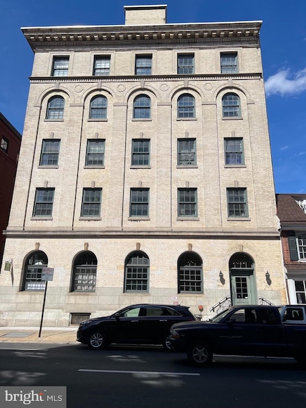 225 Arch St, Philadelphia, PA 19106