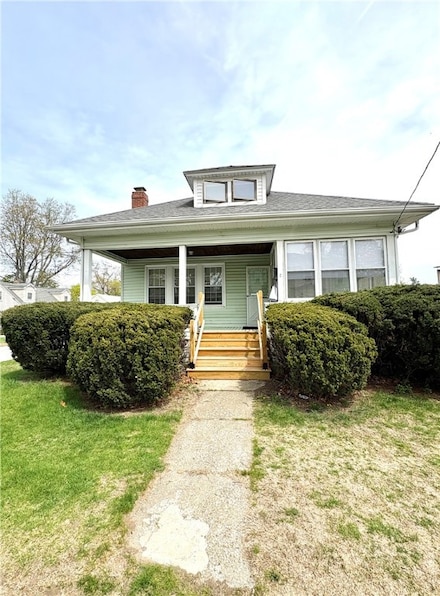 2 Linden Ave, Cranston, RI 02910