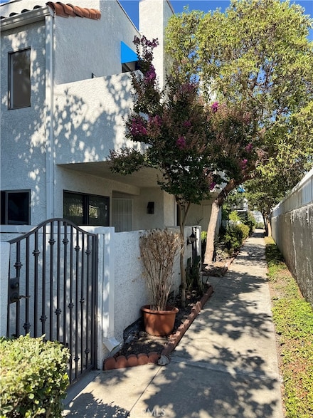102 Park Shadow Ct, Baldwin Park, CA 91706