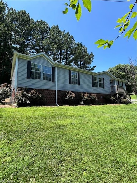 1030 Hazelwood Farm Rd, Walnut Cove, NC 27052