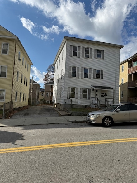 218 Vernon St Unit 2, Worcester, MA 01607