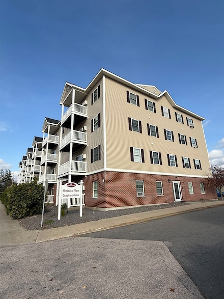18 Harbor Ave Unit 208, Nashua, NH 03060