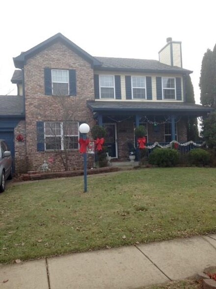 5931 Ashcroft Dr, Indianapolis, IN 46221