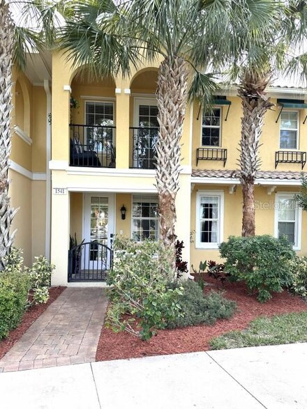1541 Napoli Dr E, Sarasota, FL 34232