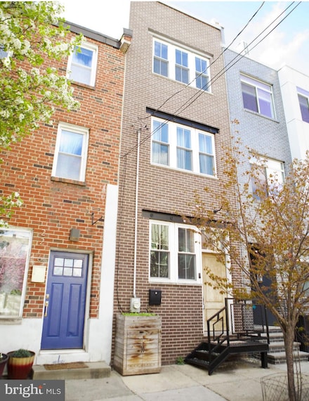 2208 Amber St, Philadelphia, PA 19125