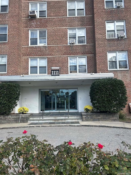 1111 Midland Ave Unit 4P, Bronxville, NY 10708