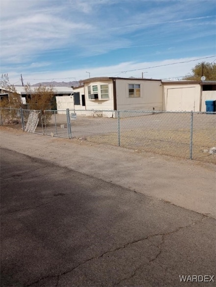 927 Sandy Beach Dr, Bullhead City, AZ 86442