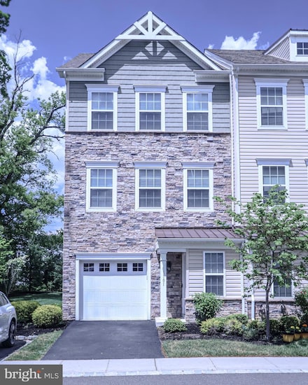 1101 Hights Farm Rd N, Monroe Township, NJ 08831