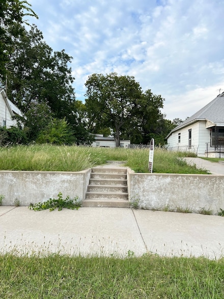 508 W 1st St, Newton, KS 67114
