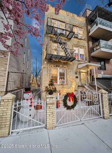 719 41st St, Brooklyn, NY 11232