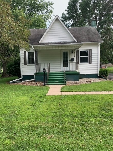 407 E Washington St, Le Roy, IL 61752