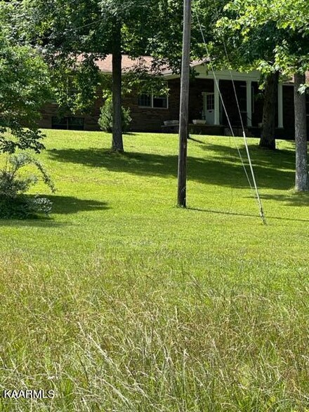 1243 Riggs Chapel Rd, Harriman, TN 37748