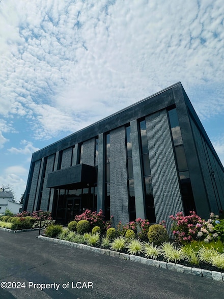 490 N Main St, Pittston, PA 18640