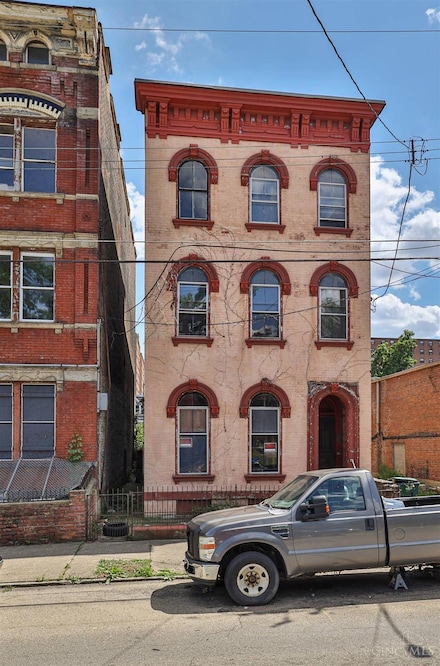 819 Findlay St, Cincinnati, OH 45214