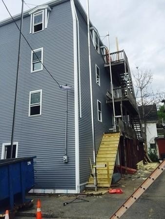 53 Chestnut St, Spencer, MA 01562