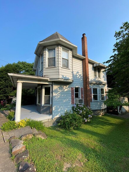 204 Standing Stone Ave, Huntingdon, PA 16652