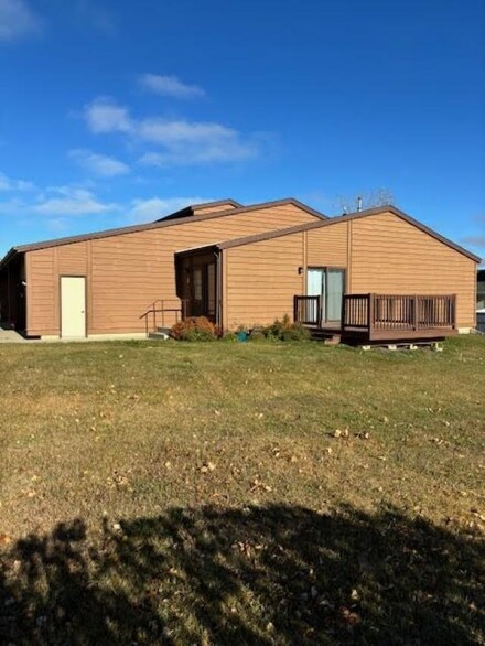 1545 32nd Ave SW, Minot, ND 58701