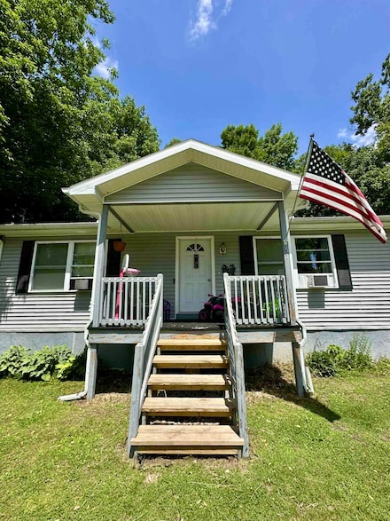 51 Mcclelland St, Saranac Lake, NY 12983
