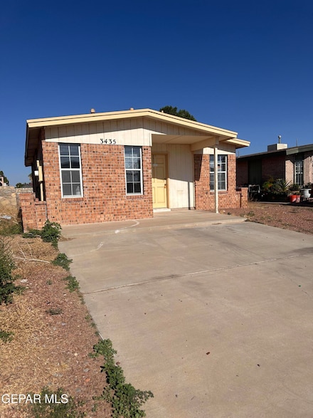 3435 Chickasaw Dr, El Paso, TX 79936