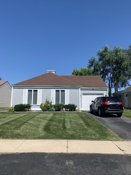 38 Afton Dr, Montgomery, IL 60538