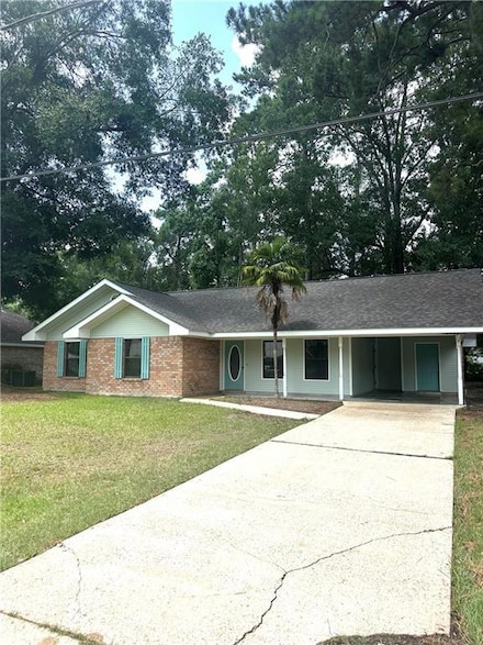 18203 Holly Ridge Dr, Hammond, LA 70401