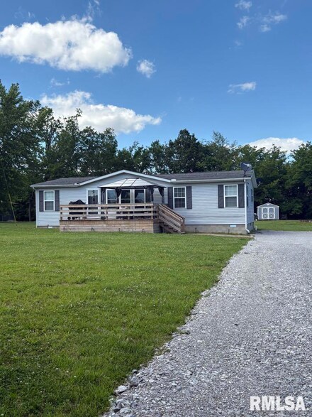 17227 Number 9 Blacktop, West Frankfort, IL 62896