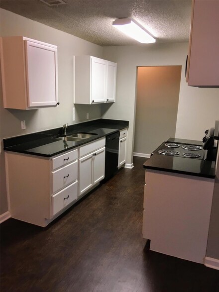 3423 Green Ridge St, Fort Worth, TX 76133