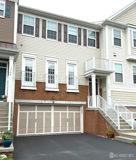 1305 Hudson Cir, Highland Park, NJ 08904