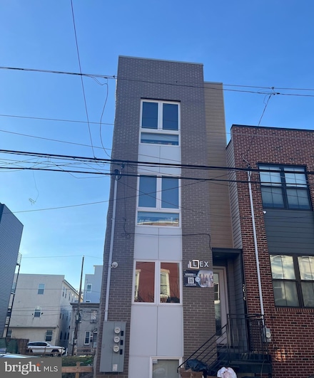 2010 N 8th St, Philadelphia, PA 19122