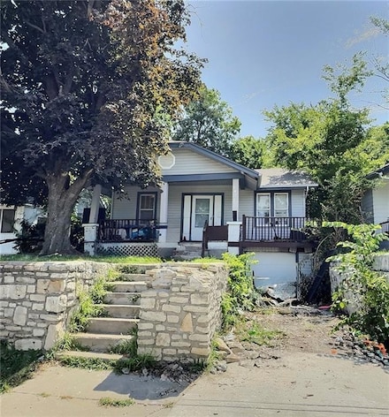5829 Jackson Ave, Kansas City, MO 64130