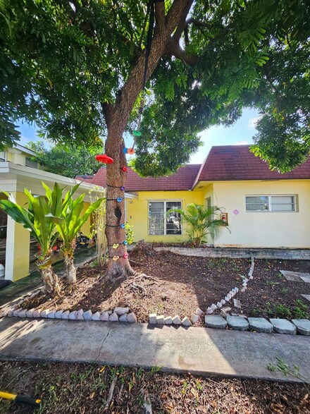 1227 NE 11th Ave Unit 1, Fort Lauderdale, FL 33304