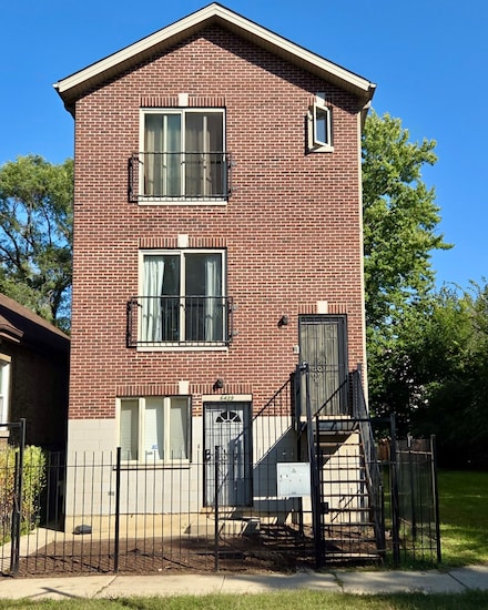 6439 S Saint Lawrence Ave Unit 2, Chicago, IL 60637