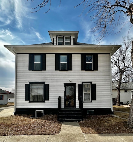 112 S Arch St, Aberdeen, SD 57401