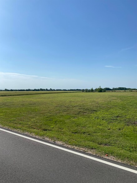317 E Ragan St, Bentley, KS 67016