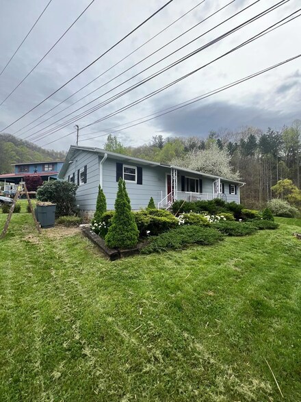 164 Maple Ln, Clear Fork, WV 24822