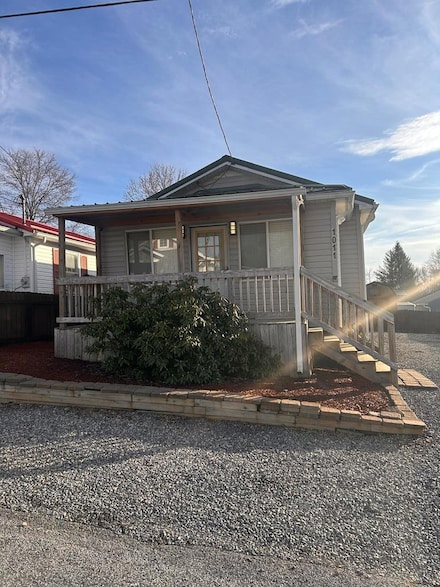 1011 Burke Ave, Oak Hill, WV 25901