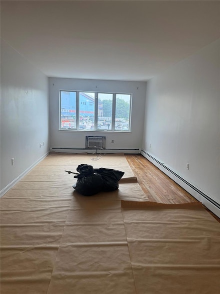 65-95 Terrace Ct Unit 1, Middle Village, NY 11379