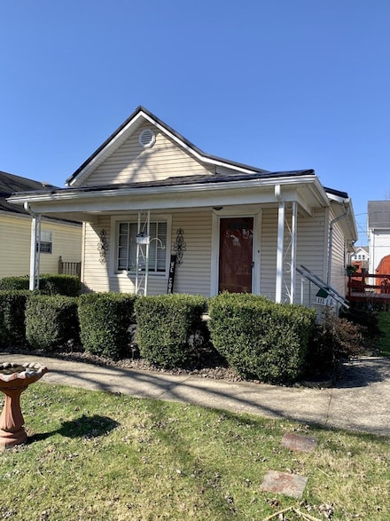 375 1st St E, Ceredo, WV 25507
