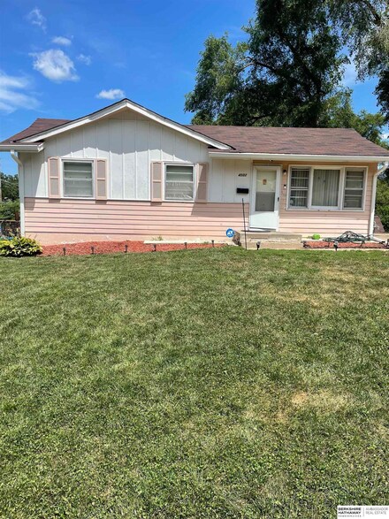 4502 Jaynes St, Omaha, NE 68104