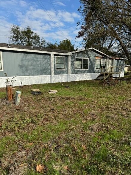 100 Church St, Kerens, TX 75144