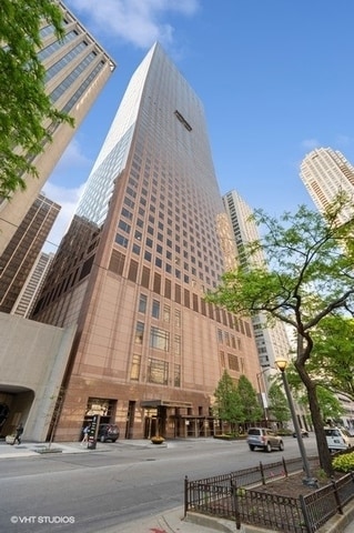 161 E Chicago Ave Unit 27C, Chicago, IL 60611