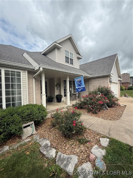 1720 Lakeview Dr, Chillicothe, MO 64601