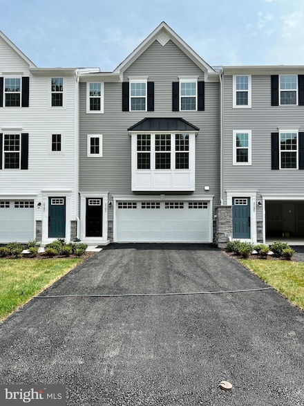 2103 Rivers Dr, Newark, DE 19702