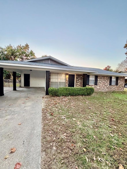 2381 Whip Poor Will Dr, Greenville, MS 38701