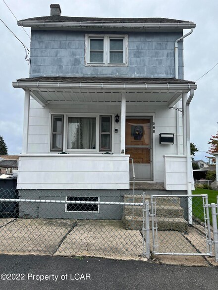 628 W Green St, Hazle Township, PA 18202